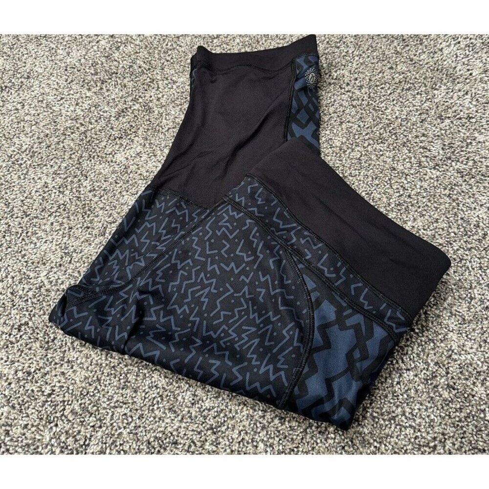 Lululemon 2015 Seawheeze Blue  Design Crops Size 12 18” EUC
